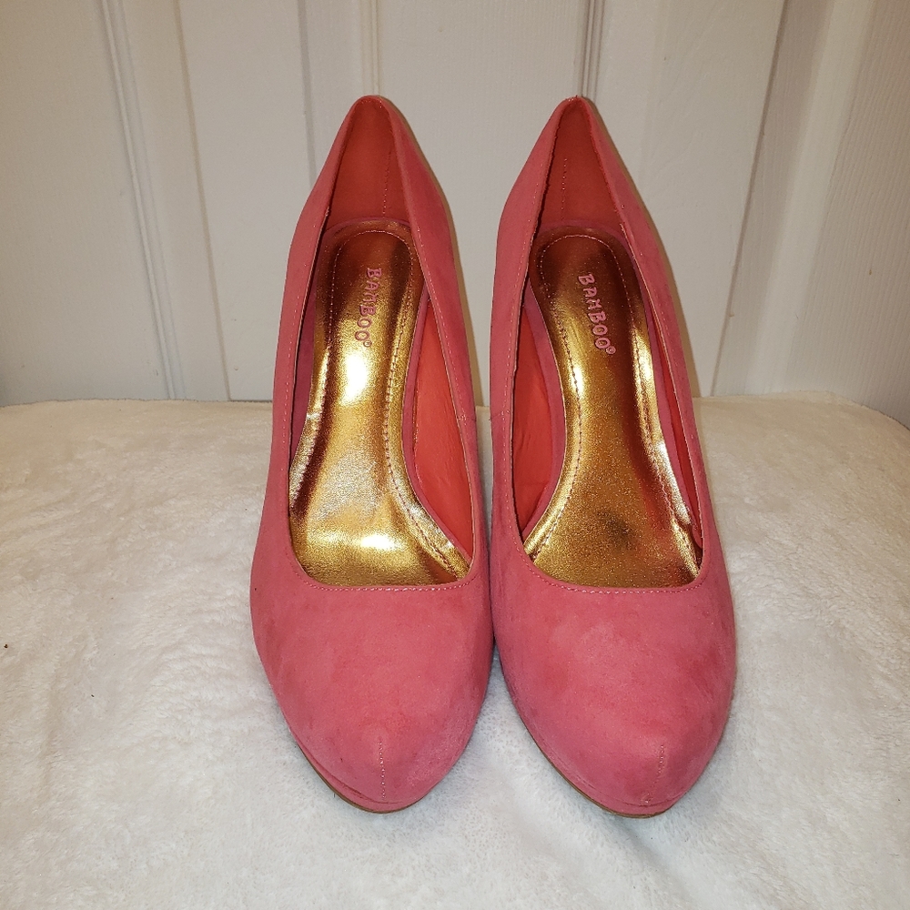 Closed toe pumps